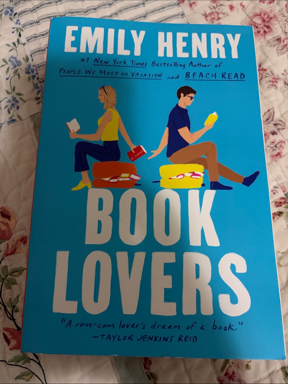 Emily Henry — Book Lovers (Bright Blue Cover)